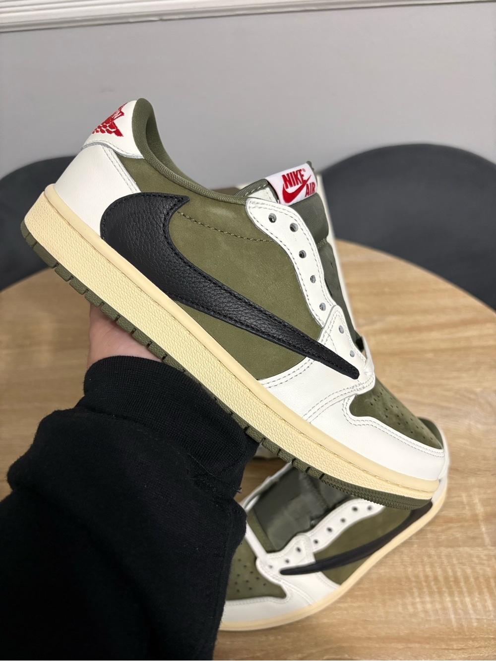 Jordan 1 low × Travis Scott Medium Olive